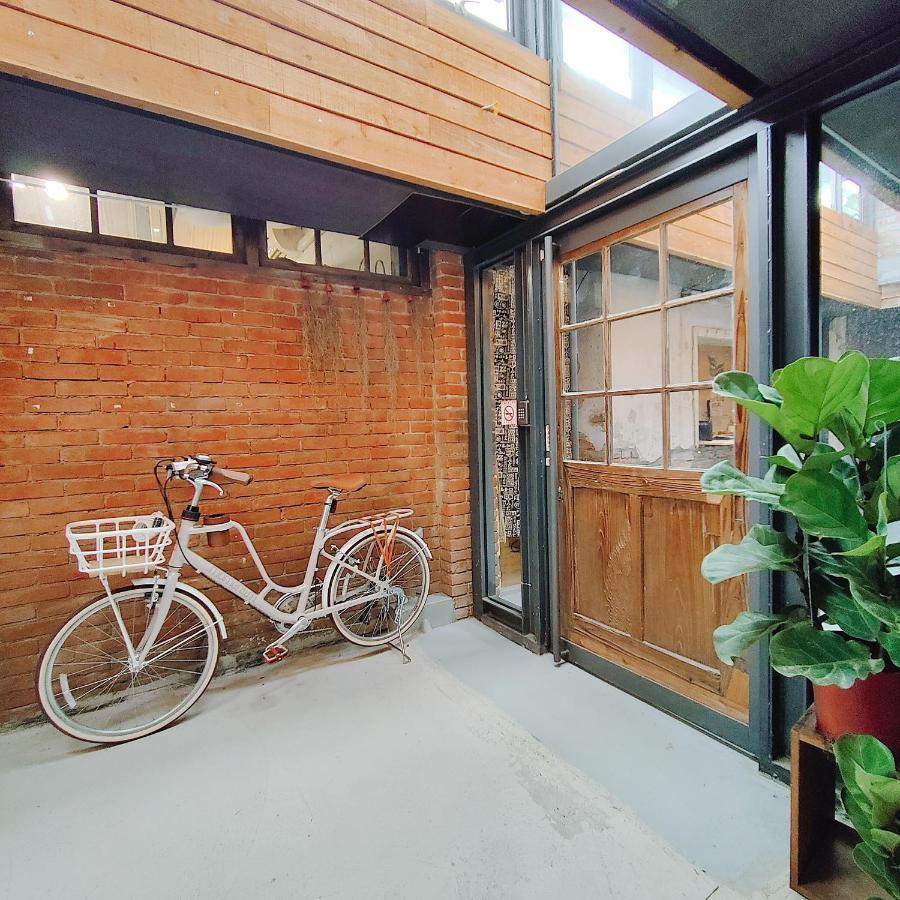 Jerry'S Mazehut Hostel Tainan Exterior foto